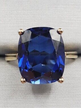18k Yellow Gold - 925 Sterling Silver 6 Carat Blue Sapphire Soltaire Ring
